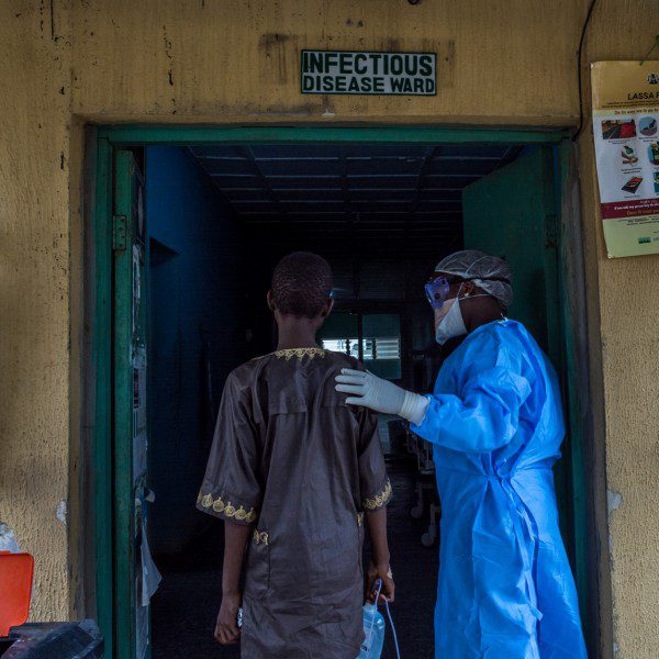 « Au Burkina aussi, les agents de santé ne sont pas en nombre suffisant ni équitablement répartis sur le territoire » Entretien avec le Dr Moumouni Kinda de l’ONG ALIMA