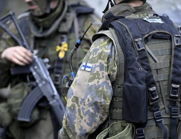 De la posture de neutralité à l’adhésion à l’OTAN : l’évolution de la stratégie de défense de la Finlande